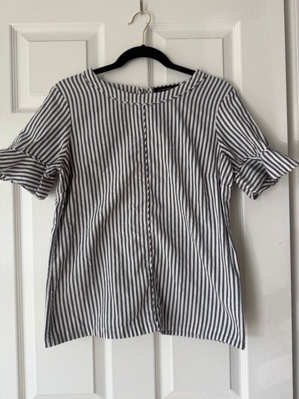 Banana Republic Women’s Medium Navy White Striped Ruffle Sleeve Cotton Top